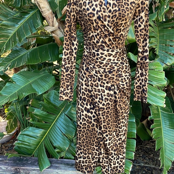 Joseph ribkoff, leopard print, body con asymmetric dress - Picture 5 of 8